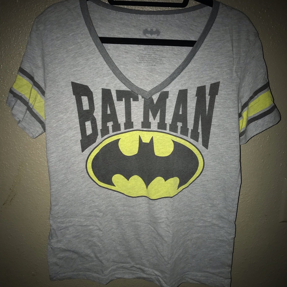 V-neck Batman women’s shirt
